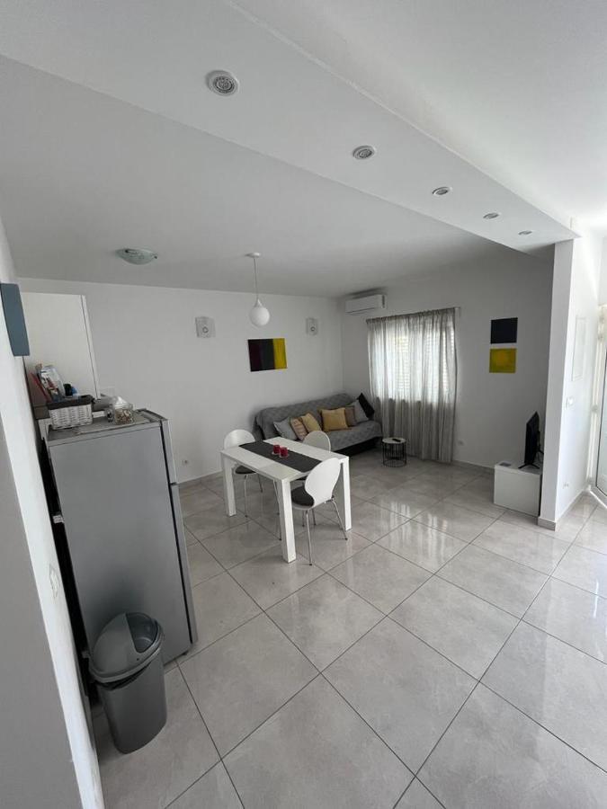 Apartman Cezar Appartamento Stobreč Esterno foto
