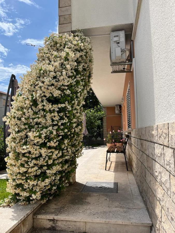 Apartman Cezar Appartamento Stobreč Esterno foto